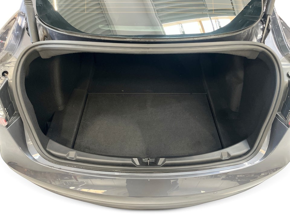 Tesla Model 3 Long Range AWD 4d