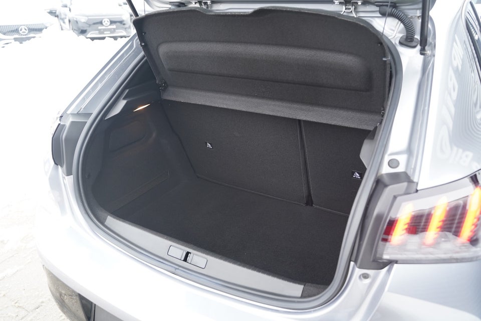 Peugeot 208 1,2 PureTech 100 Evolution EAT8 5d