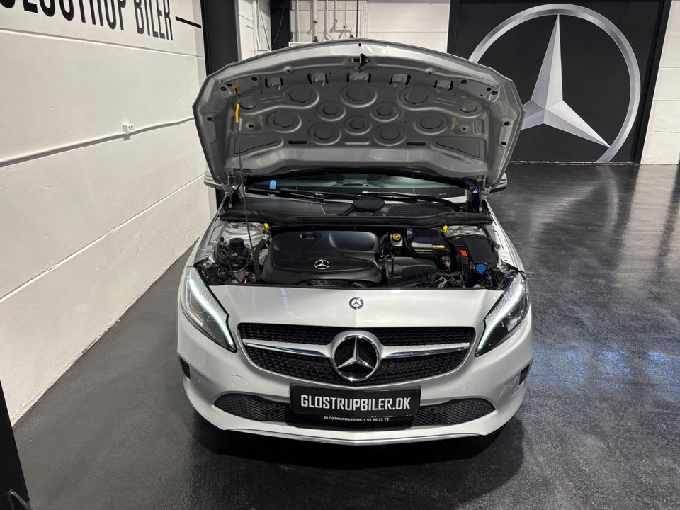 Mercedes A180 1,6 Urban aut. 5d