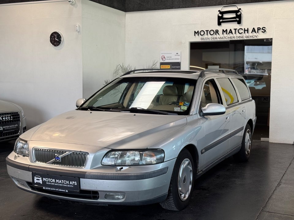 Volvo V70 2,4 D5 163 Momentum aut. 5d