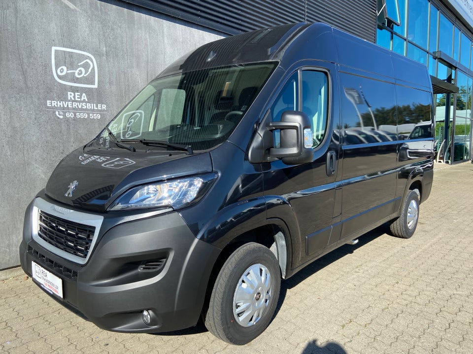 Peugeot Boxer 333 2,2 BlueHDi 140 L2H2 Premium