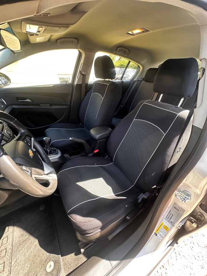 Chevrolet Cruze 1,8 LT 5d