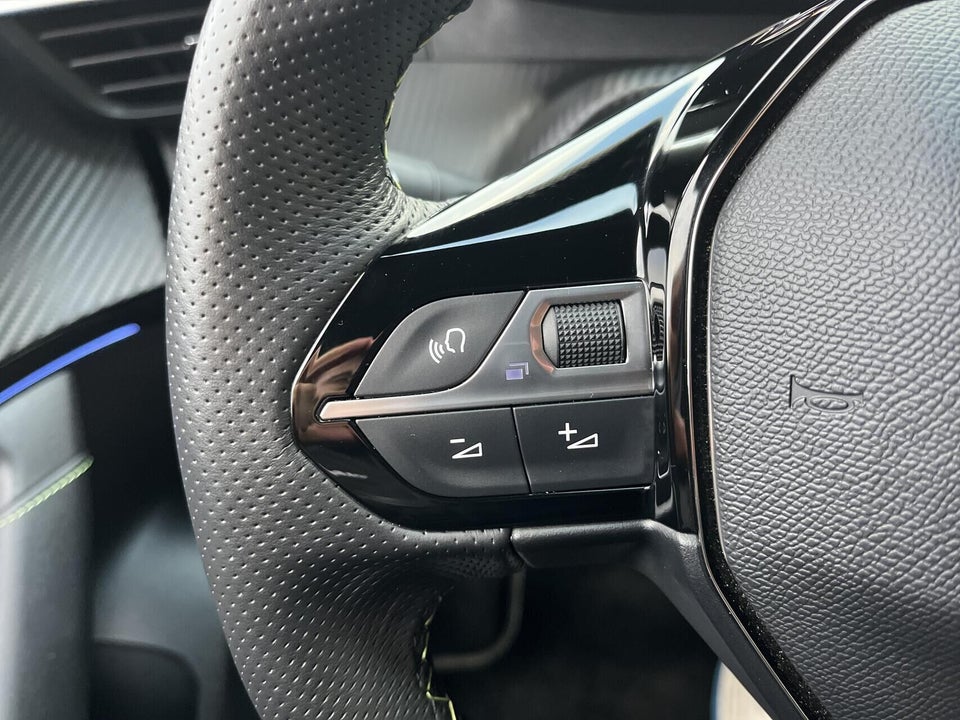 Peugeot e-2008 54 GT 5d