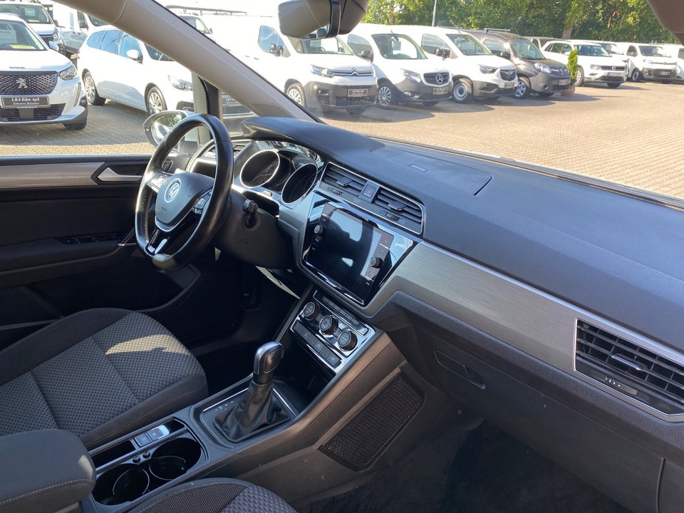 VW Touran 2,0 TDi 150 Comfortline DSG Van 5d