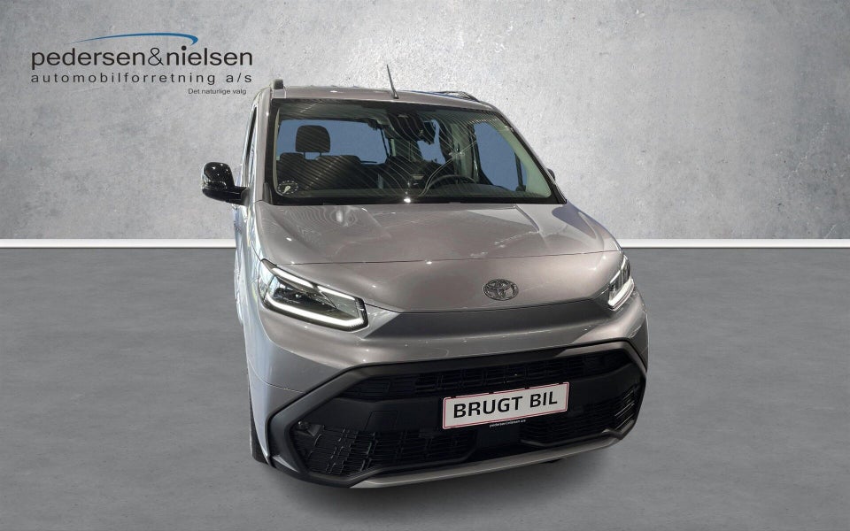 Toyota ProAce City Verso 50 Medium Family 5d