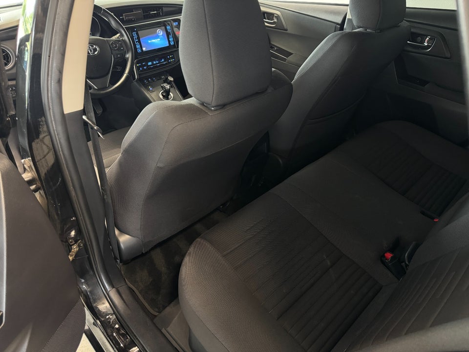 Toyota Auris 1,8 Hybrid H2 Comfort CVT 5d
