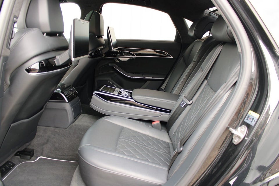 Audi A8 60 TFSi e quattro Tiptr. 4d