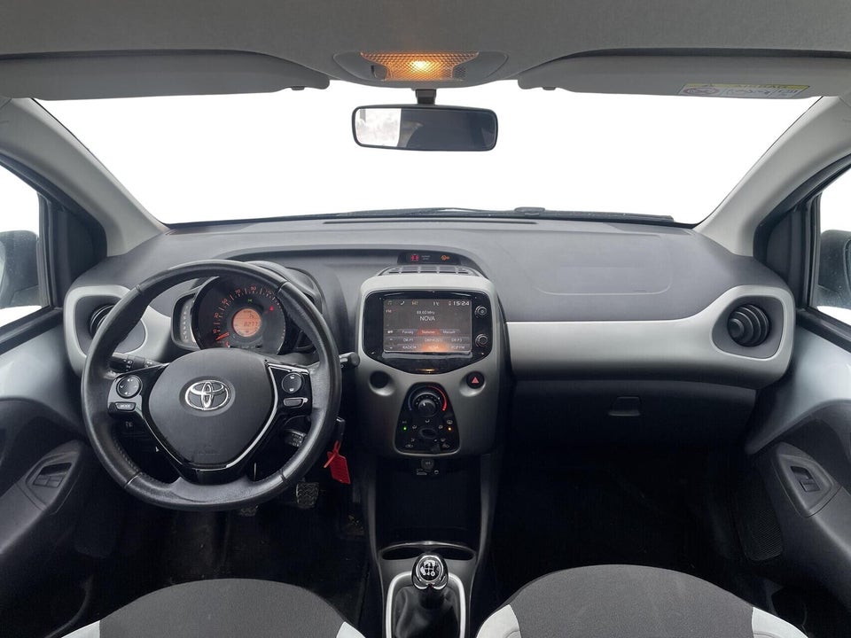 Toyota Aygo 1,0 VVT-i x-play 5d