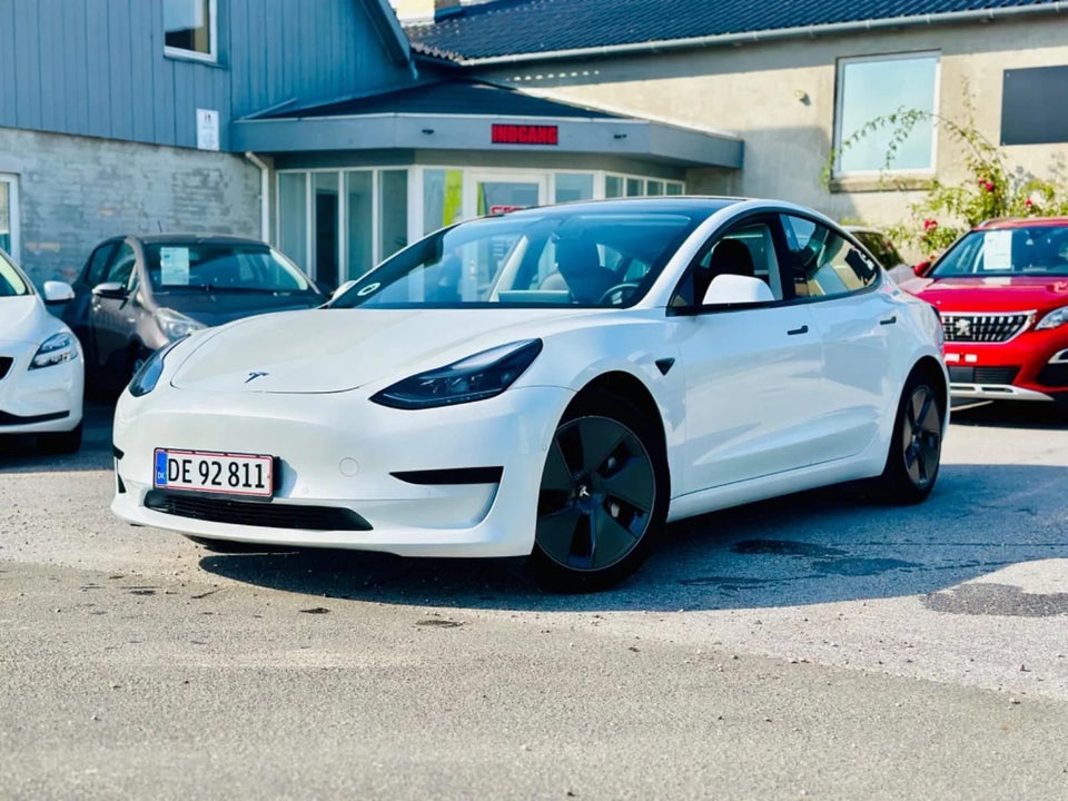 Tesla Model 3 Standard Range+ RWD 4d