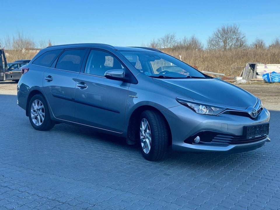 Toyota Auris 1,8 Hybrid H2 Comfort Touring Sports CVT 5d