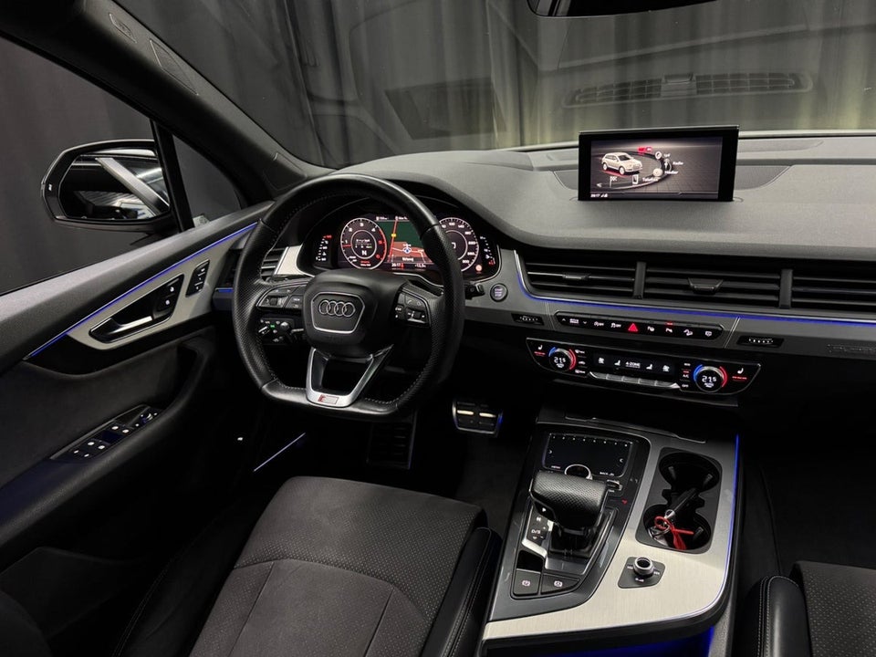 Audi Q7 3,0 TDi 272 S-line quattro Tiptr. 7prs 5d