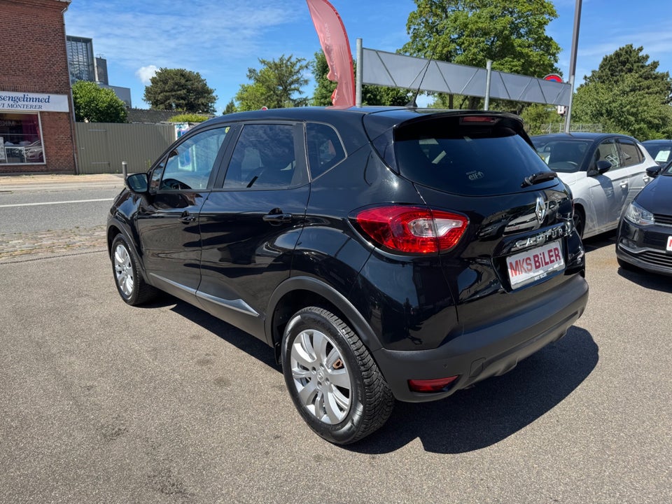 Renault Captur 0,9 TCe 90 Expression 5d