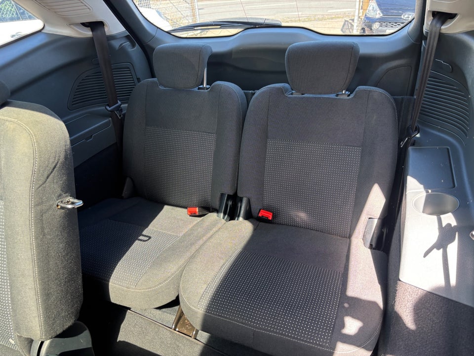 Ford Grand C-MAX 1,6 TDCi 115 Trend 7prs 5d