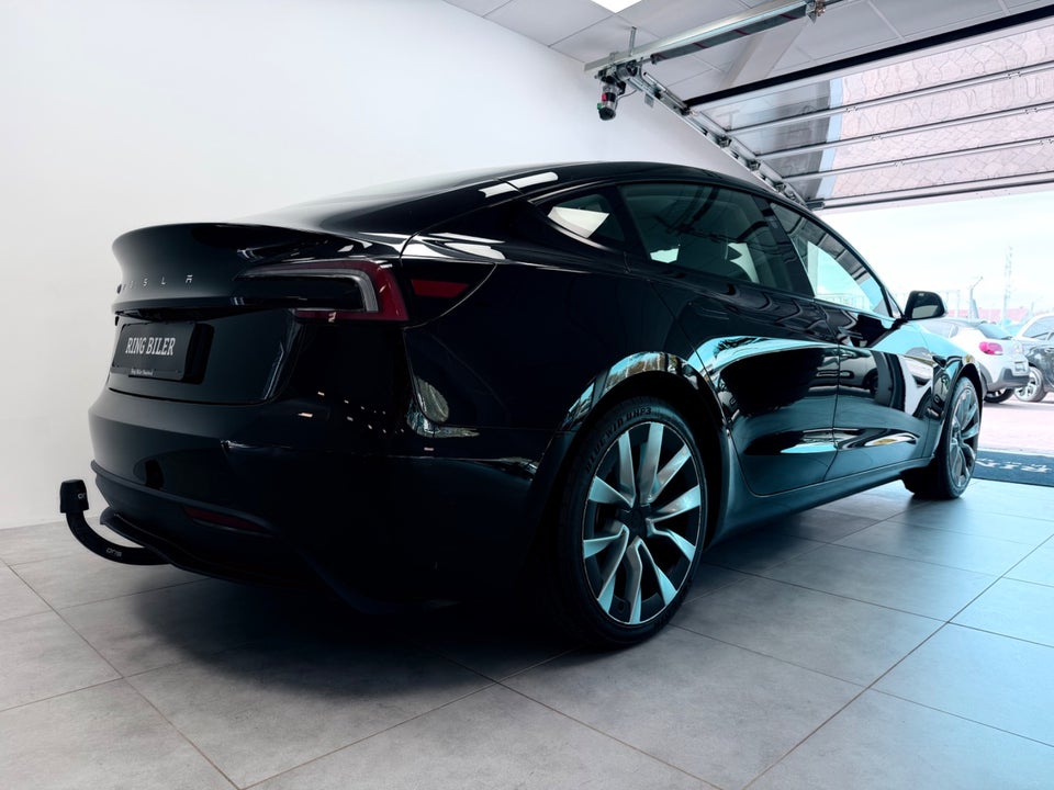 Tesla Model 3 RWD 4d