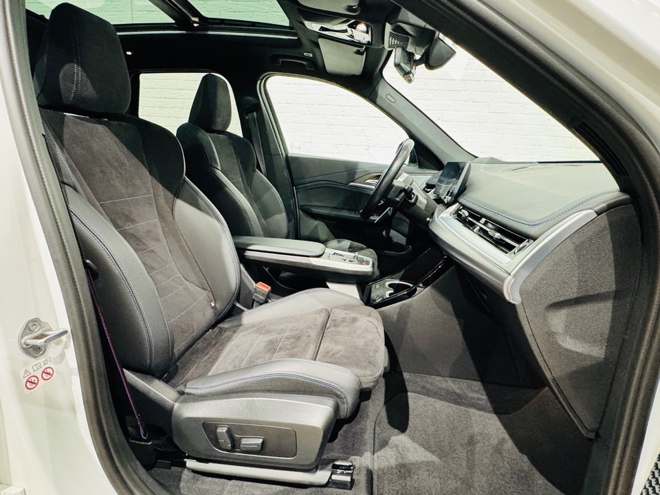 BMW iX1 xDrive30 Fully Charged M-Sport 5d