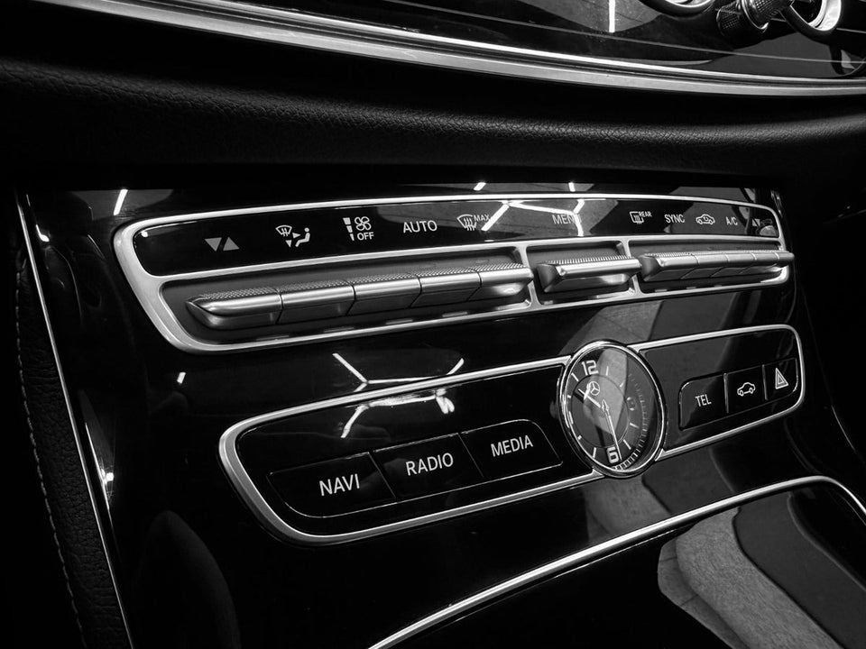 Mercedes E220 d 2,0 AMG Line stc. aut. 5d