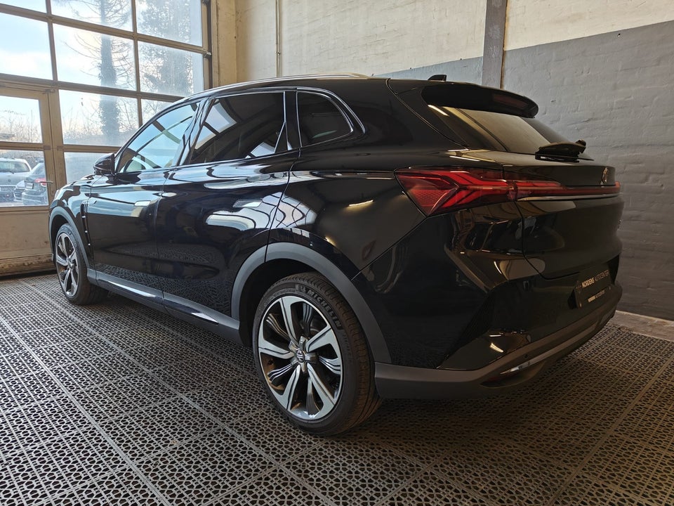 MG Marvel R Luxury 5d