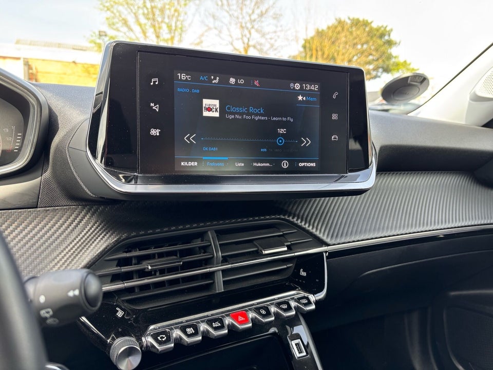 Peugeot 2008 1,2 PureTech 100 Platin 5d