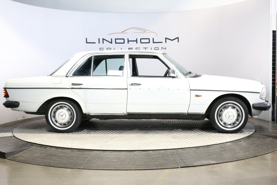 Mercedes 230 E 2,3  4d