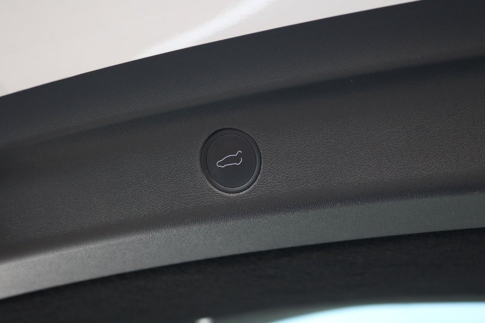 Tesla Model Y Long Range AWD 5d