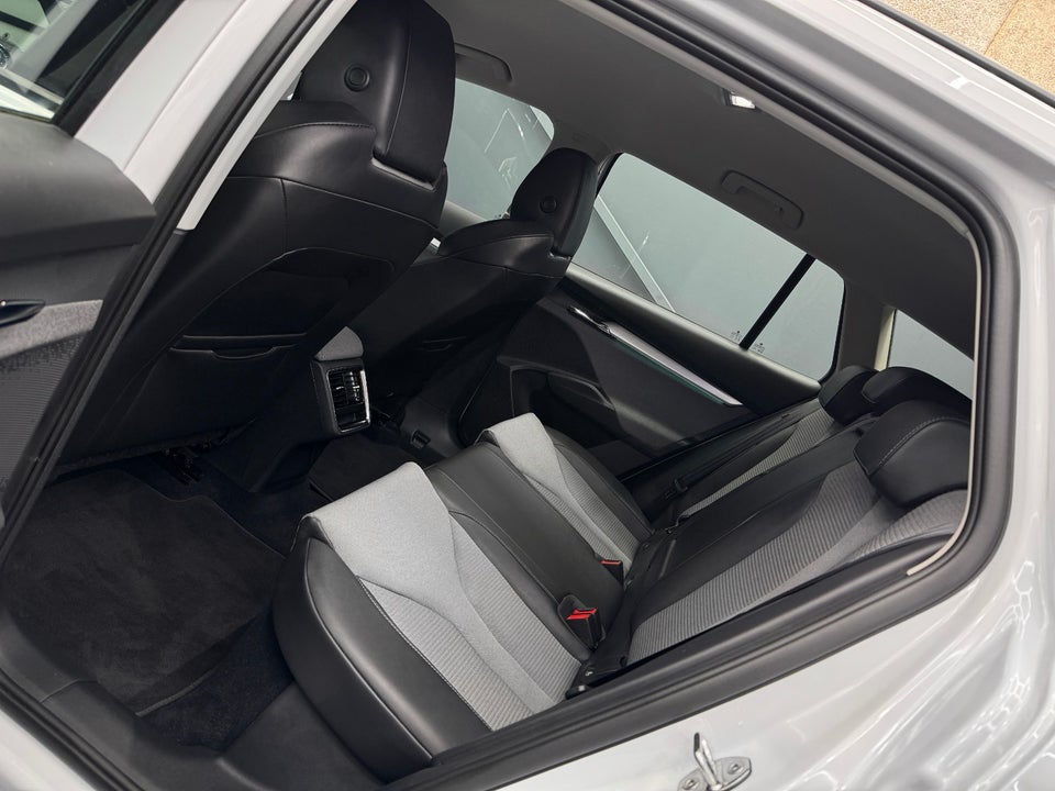 Skoda Enyaq 50 iV 5d