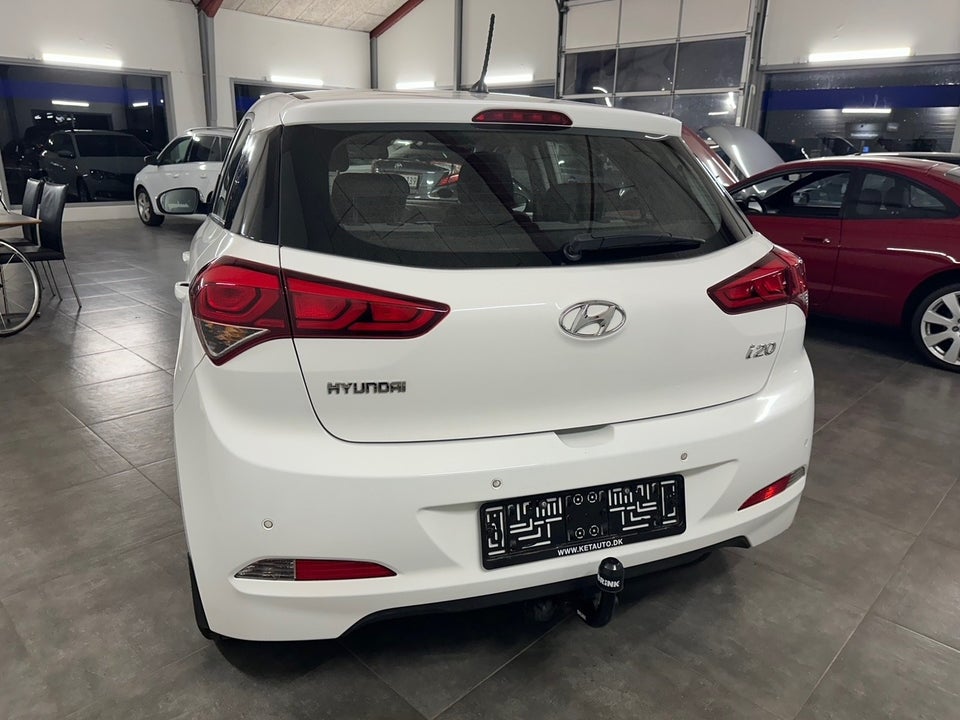 Hyundai i20 1,25 EM-Edition 5d