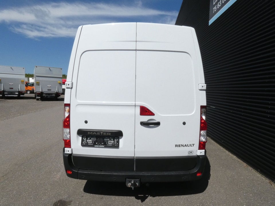 Renault Master IV T33 2,3 dCi 150 L2H2 Kassevogn
