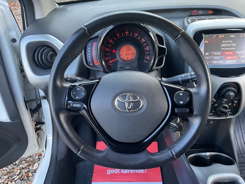 Toyota Aygo 1,0 VVT-i x-play x-touch 5d