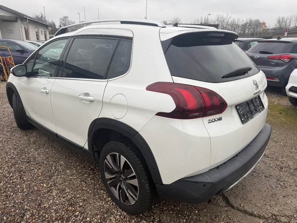 Peugeot 2008 1,2 e-THP 110 Allure EAT6 5d