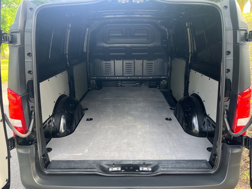 Mercedes Vito 114 2,0 CDi Kassevogn L RWD
