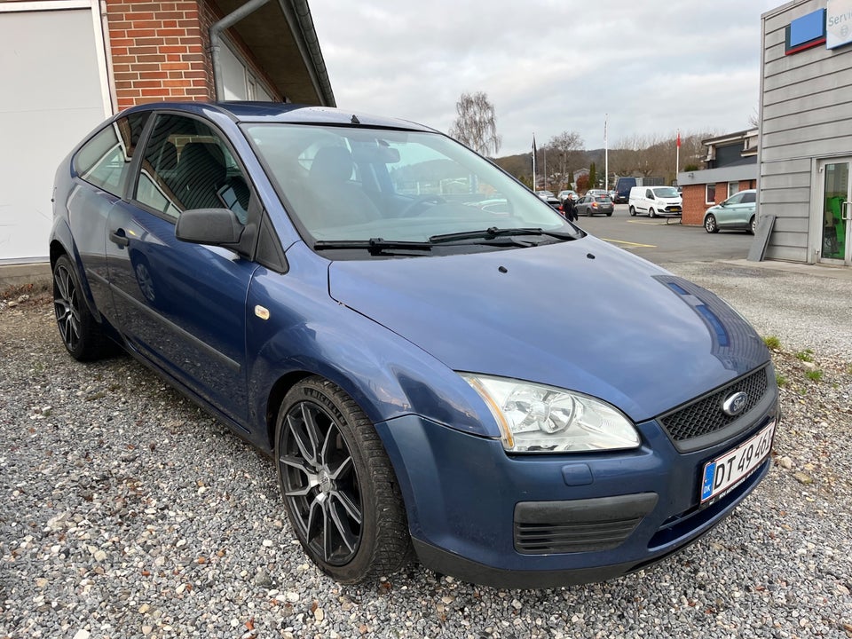 Ford Focus 1,6 Ambiente aut. 3d