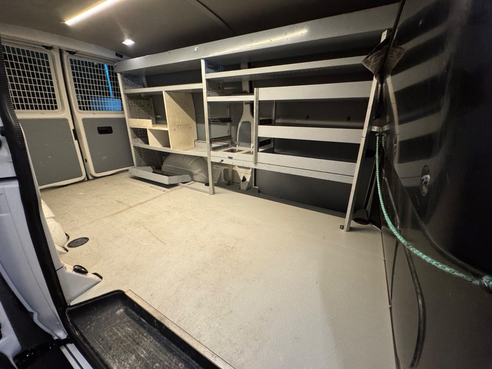 VW Transporter 2,0 TDi 150 Kassevogn DSG lang