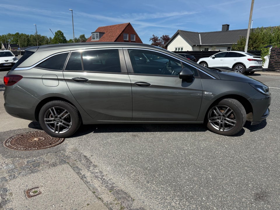 Opel Astra 1,6 CDTi 136 Enjoy Sports Tourer 5d