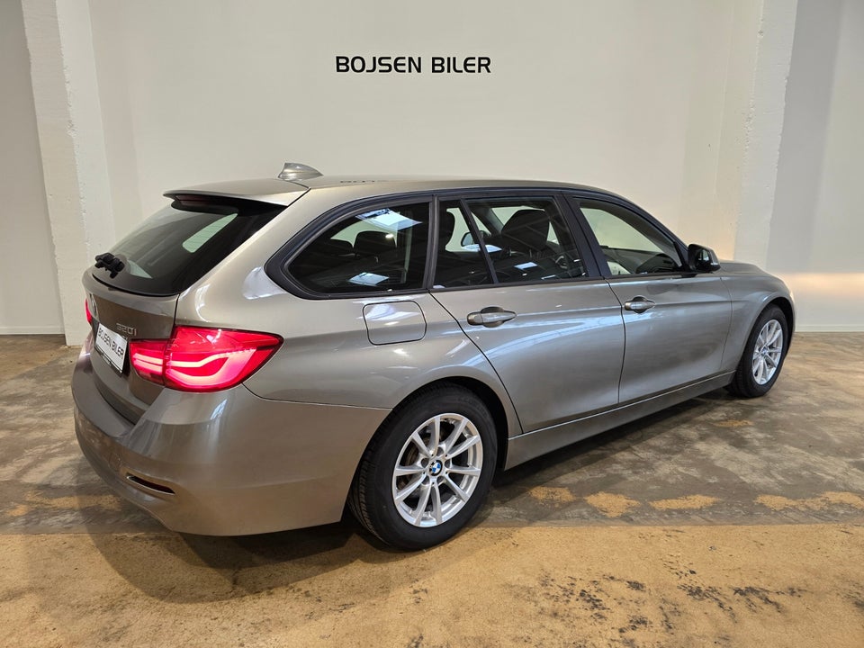 BMW 320i 2,0 Touring aut. 5d