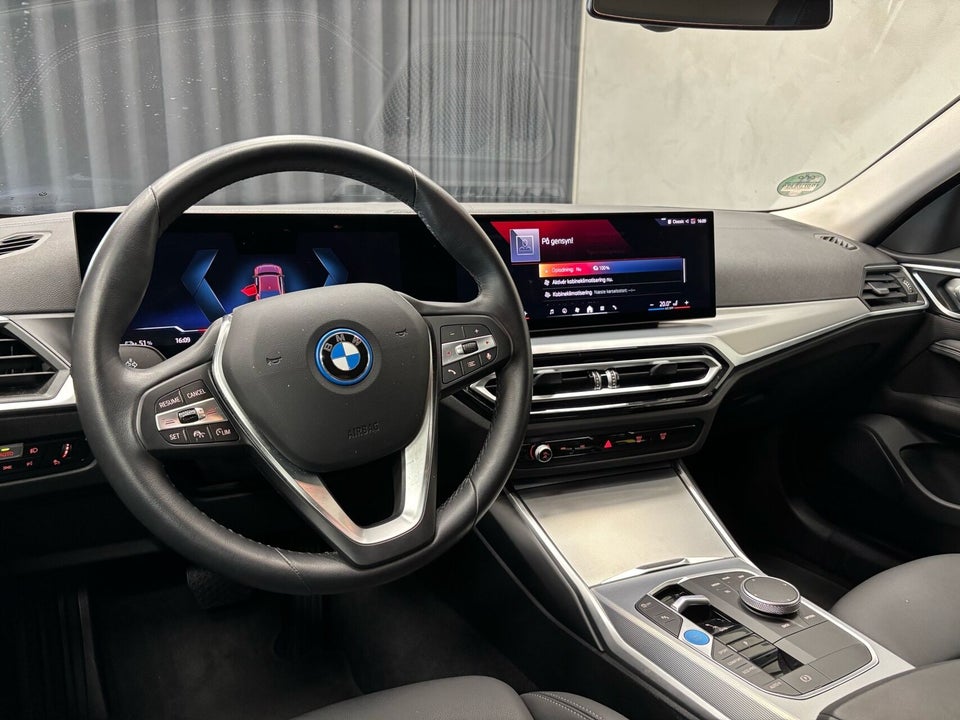 BMW i4 eDrive40 Charged 5d