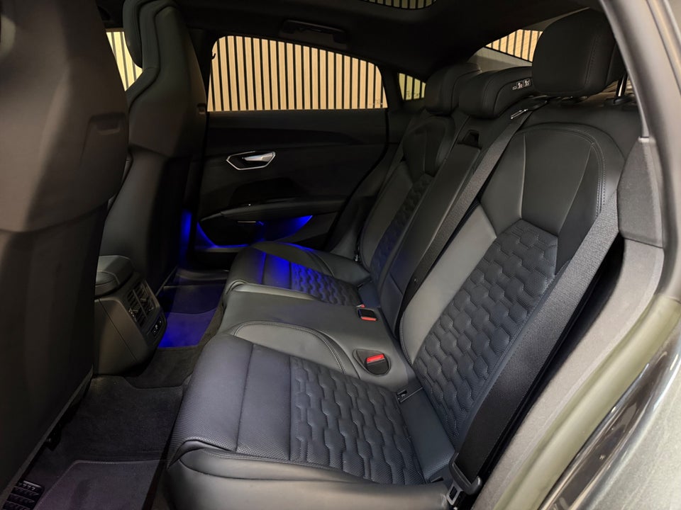 Audi e-tron GT pro quattro 4d