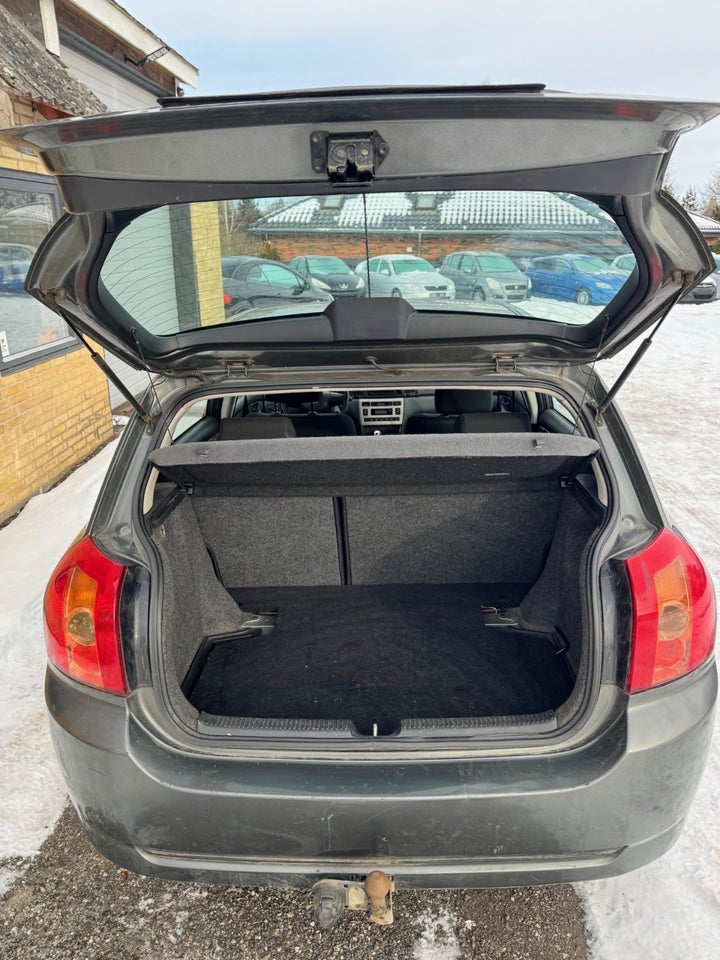 Toyota Corolla 1,6 Sol 5d