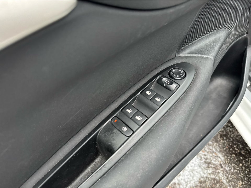 Citroën C4 1,6 BlueHDi 100 Upgrade 5d