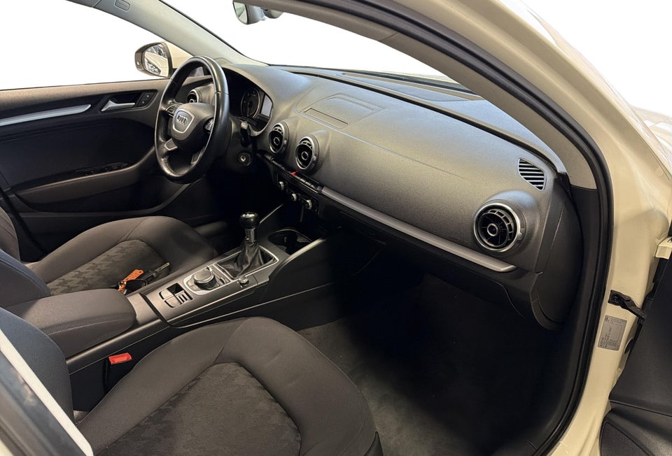 Audi A3 1,6 TDi 110 Ambition 4d