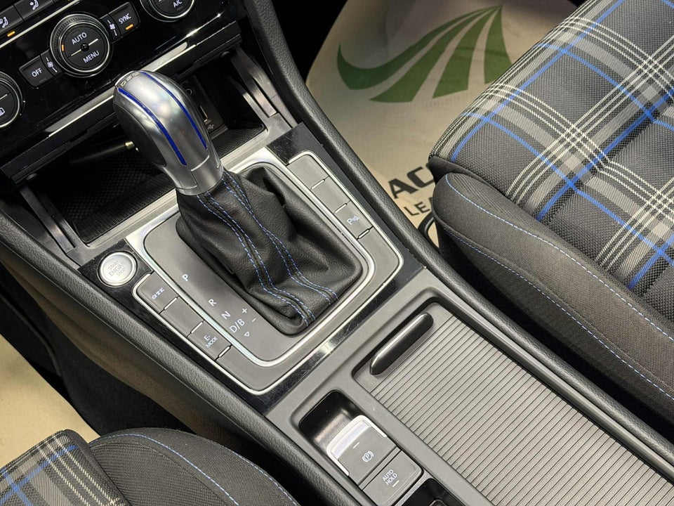 VW Golf VII 1,4 GTE DSG 5d