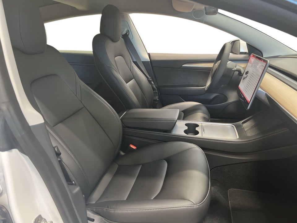 Tesla Model 3 RWD 4d