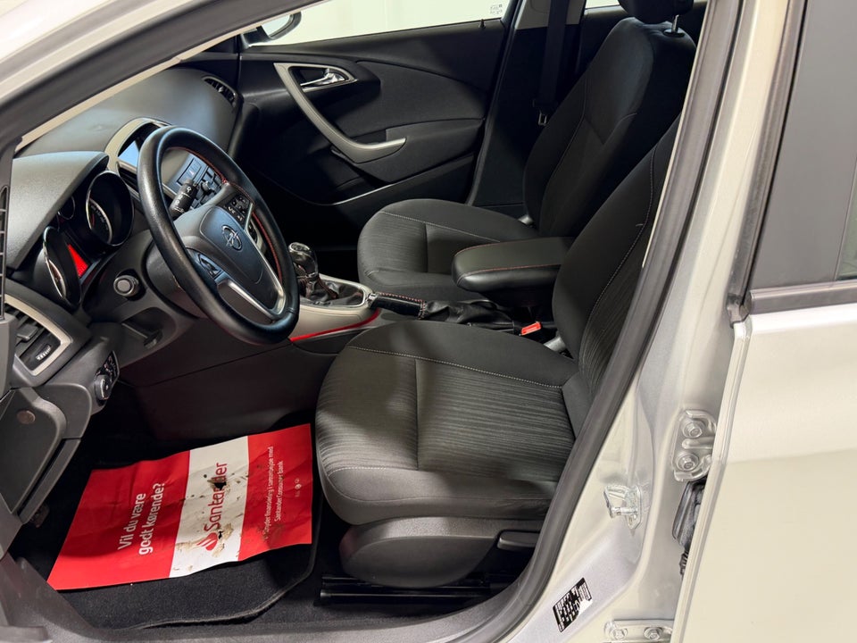 Opel Astra 1,4 T 140 Enjoy 5d