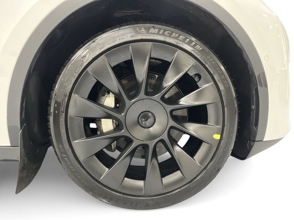 Tesla Model Y Long Range AWD 5d