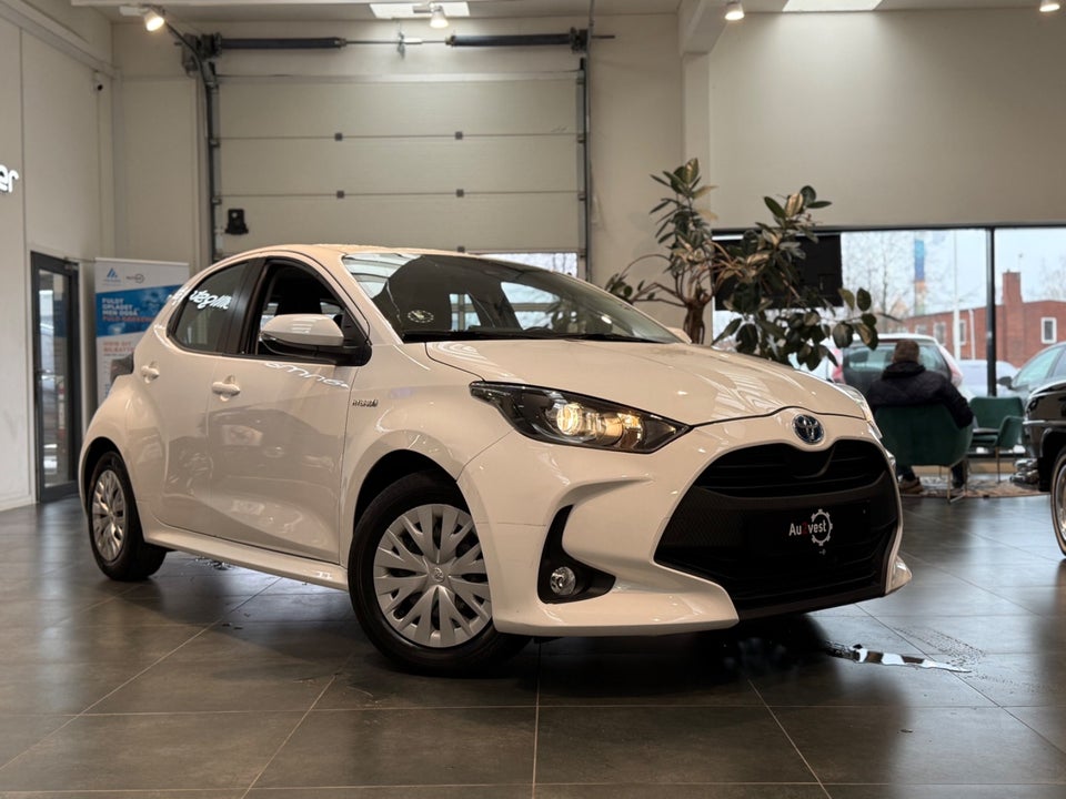Toyota Yaris 1,5 Hybrid H1 e-CVT 5d