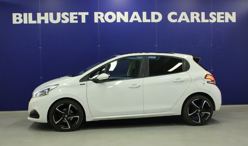 Peugeot 208 1,5 BlueHDi 100 Signature Sky 5d
