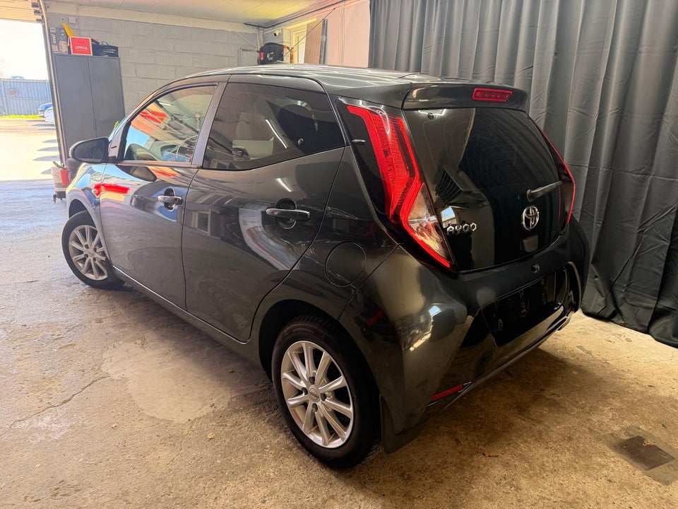Toyota Aygo 1,0 VVT-i x-play 5d