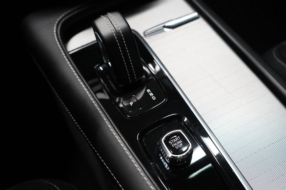 Volvo XC90 2,0 T8 ReCharge R-Design aut. AWD 7prs 5d