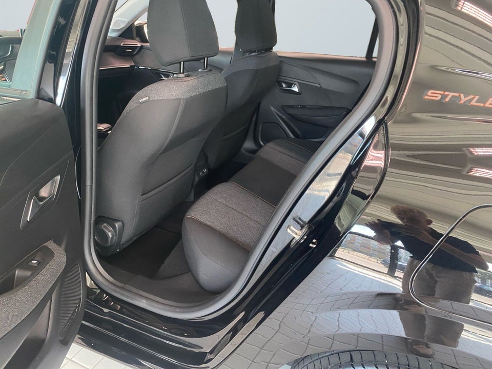 Peugeot e-208 50 Style 5d