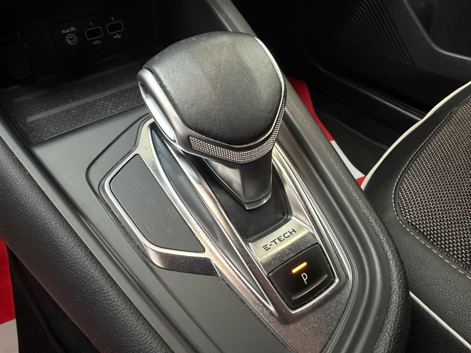 Renault Captur 1,6 E-Tech Intens 5d