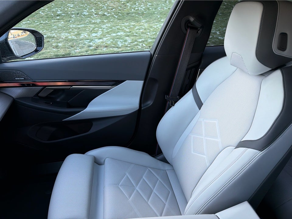 BMW i5 eDrive40 M-Sport 4d